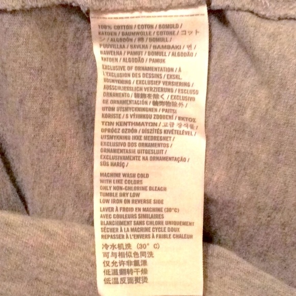 ➡️ABERCROMBIE & FITCH⬅️ PLUNGE V-NECK GRAPHIC LOGO FITTED T-SHIRT EUC🩶 - Picture 6 of 6